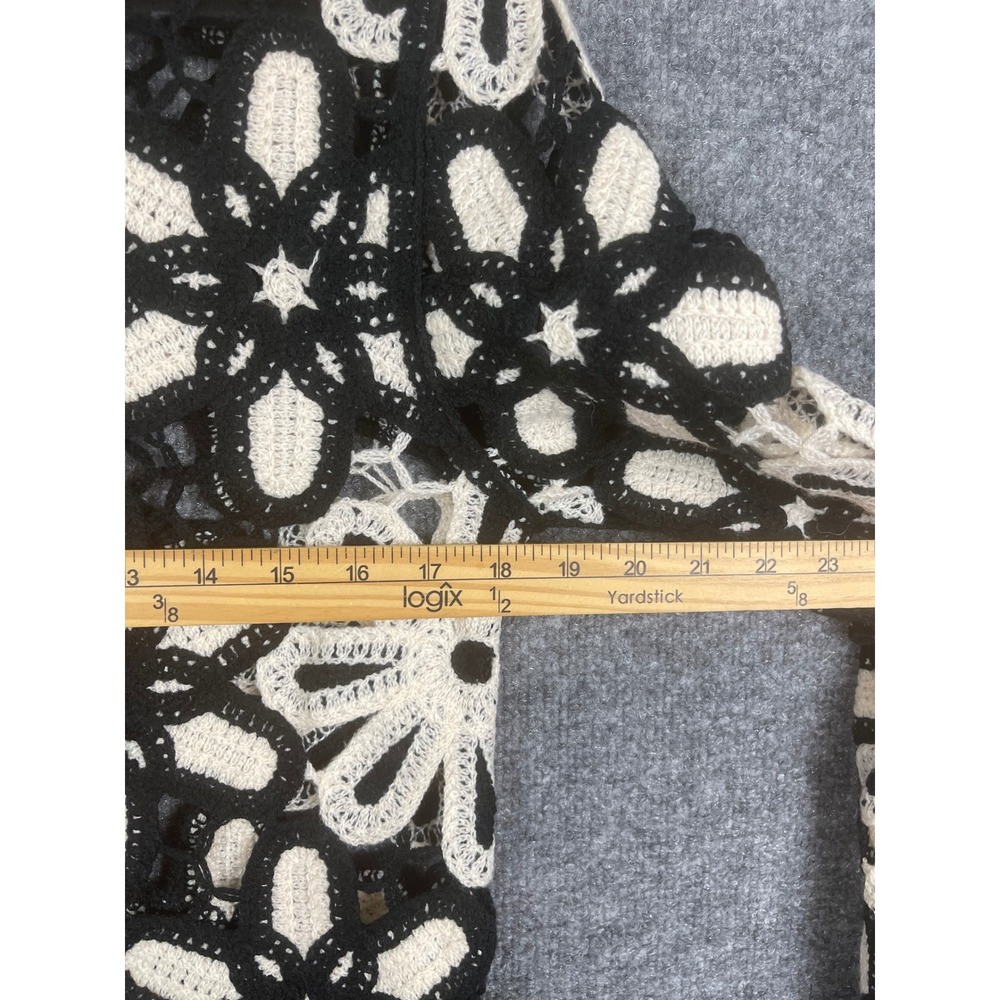 American Flirt Crochet Top Womens Large Black White Excellent Floral Long Sleeve - Picture 10 of 12